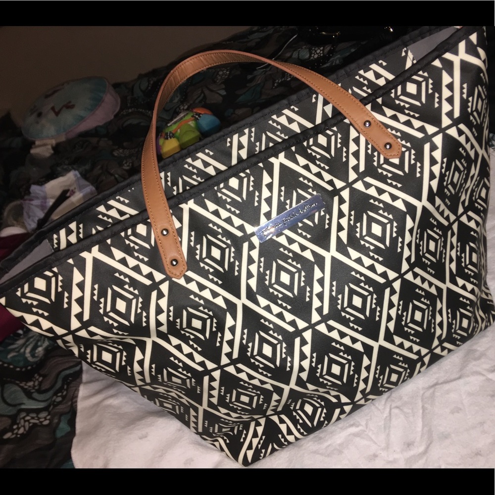 Petunia pickle bottom